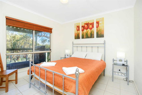Cabernet Cottage - Maitland Accommodation 3