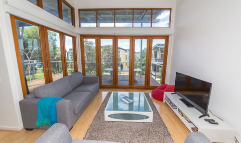 South Shores Villa 50 - Maitland Accommodation 18