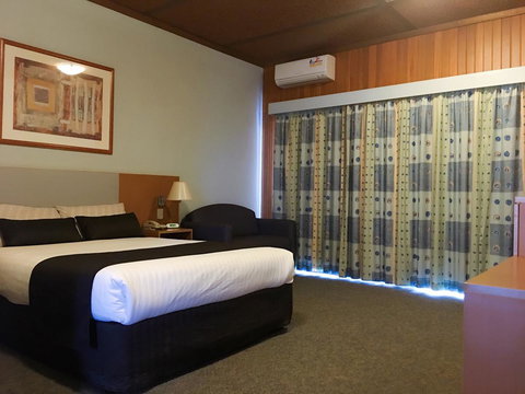 Desert Cave Hotel - Maitland Accommodation 43