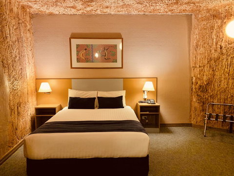 Desert Cave Hotel - Maitland Accommodation 10