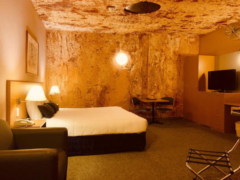 Desert Cave Hotel - Maitland Accommodation 18