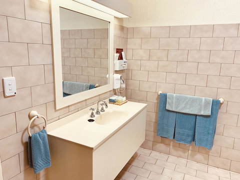 Desert Cave Hotel - Maitland Accommodation 21