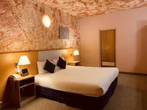 Desert Cave Hotel - Maitland Accommodation 4