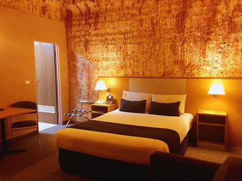 Desert Cave Hotel - Maitland Accommodation 40