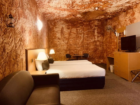Desert Cave Hotel - Maitland Accommodation 16
