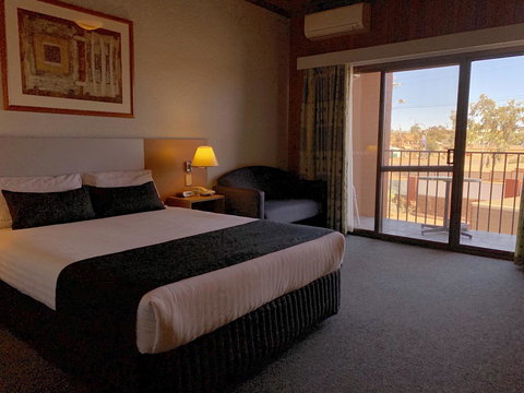 Desert Cave Hotel - Maitland Accommodation 20