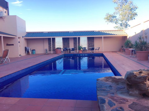 Desert Cave Hotel - Maitland Accommodation 44