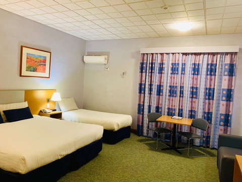 Desert Cave Hotel - Maitland Accommodation 32