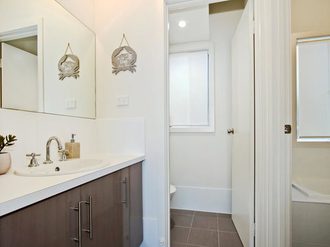 Seas The Day - Maitland Accommodation 14