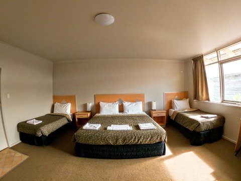 Highway One Motel - Maitland Accommodation 1