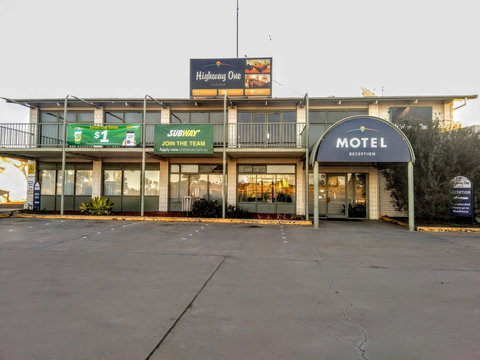 Highway One Motel - Maitland Accommodation 14