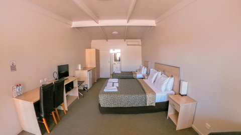 Highway One Motel - Maitland Accommodation 3