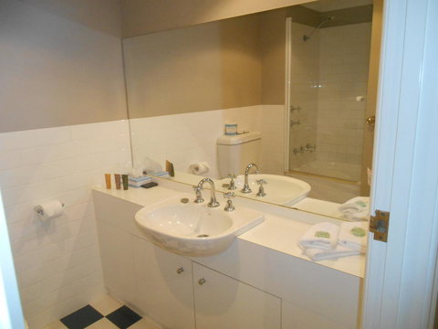 St Francis Winery - Maitland Accommodation 10