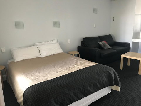 St Francis Winery - Maitland Accommodation 11