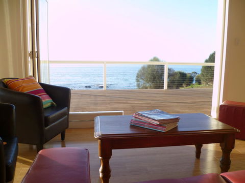 Ashendens At Penneshaw - Maitland Accommodation 9