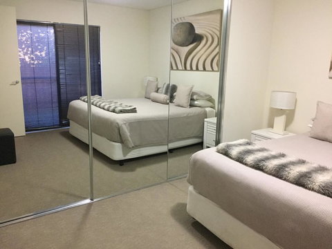 Parklane Apartments - Maitland Accommodation 10