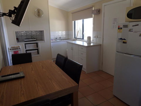 Lazy Lobster Holiday Units & Chalets - Maitland Accommodation 6