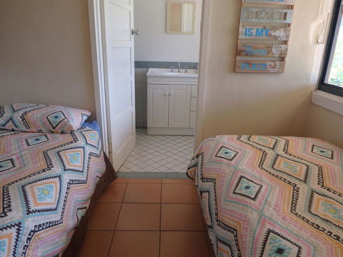 Lazy Lobster Holiday Units & Chalets - Maitland Accommodation 2