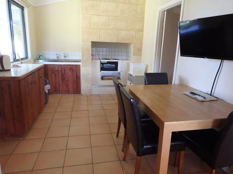 Lazy Lobster Holiday Units & Chalets - Maitland Accommodation 4