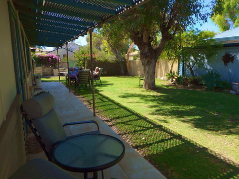 Lazy Lobster Holiday Units & Chalets - Maitland Accommodation 30