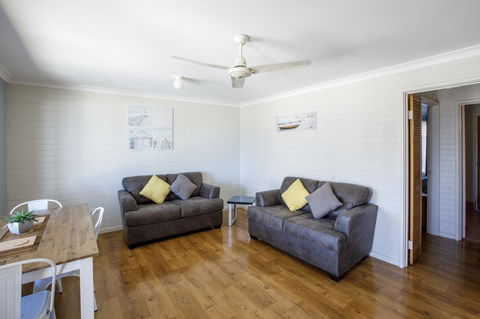 Shark Bay Seafront Apartments - Maitland Accommodation 14