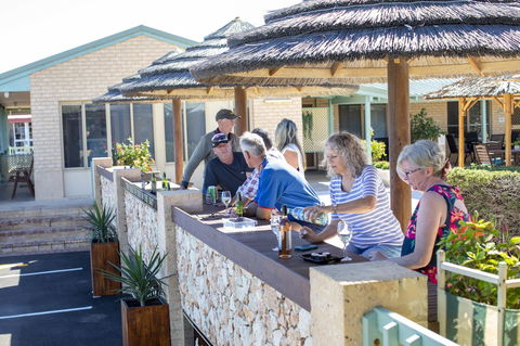 Shark Bay Seafront Apartments - Maitland Accommodation 36