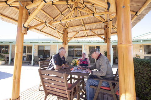 Shark Bay Seafront Apartments - Maitland Accommodation 25