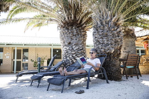 Shark Bay Seafront Apartments - Maitland Accommodation 22