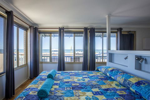 Shark Bay Seafront Apartments - Maitland Accommodation 35