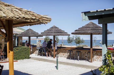 Shark Bay Seafront Apartments - Maitland Accommodation 6