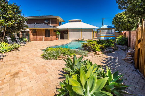 Yanchep Beach Retreat - Maitland Accommodation 13