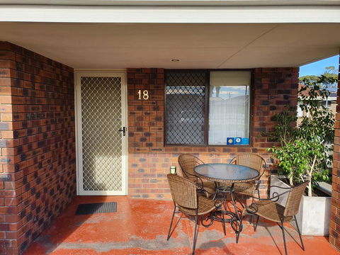 Ocean Beach Chalet 18 - Maitland Accommodation 14