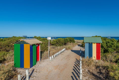 Ocean Beach Chalet 18 - Maitland Accommodation 29