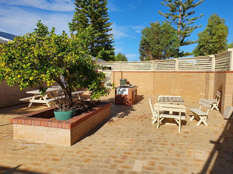 Ocean Beach Chalet 18 - Maitland Accommodation 10