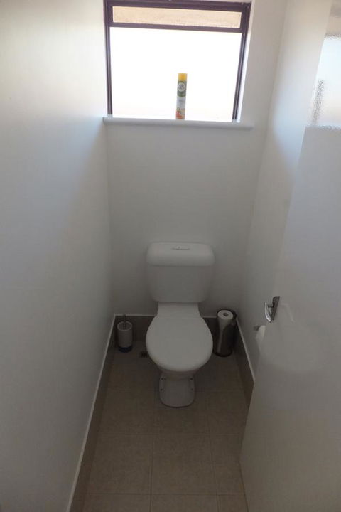 Ocean Beach Chalet 18 - Maitland Accommodation 19