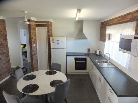 Ocean Beach Chalet 18 - Maitland Accommodation 17