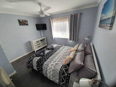 Ocean Beach Chalet 18 - Maitland Accommodation 9