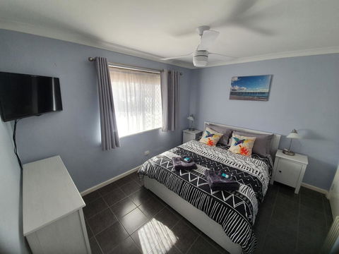 Ocean Beach Chalet 18 - Maitland Accommodation 0