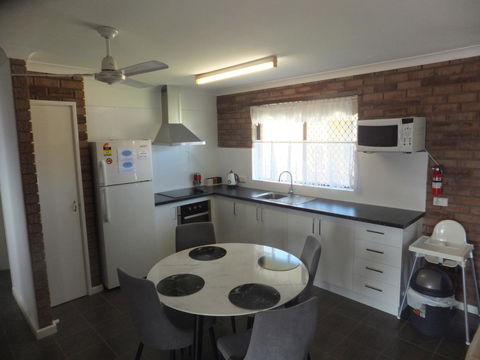 Ocean Beach Chalet 18 - Maitland Accommodation 16