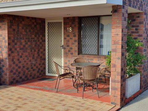 Ocean Beach Chalet 18 - Maitland Accommodation 15