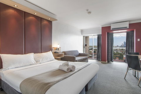 Metro Hotel Perth - Maitland Accommodation 0