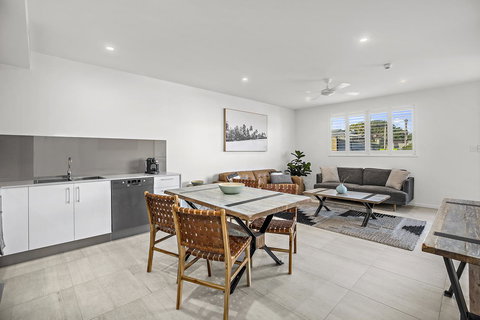 Rockpool 2 Sawtell Beach - Just Steps To Restaurants And 2 Min Stroll To Beach! - Maitland Accommodation 2