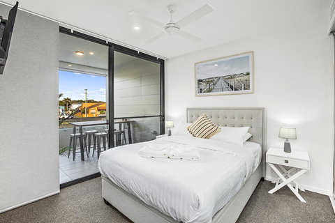 Rockpool 2 Sawtell Beach - Just Steps To Restaurants And 2 Min Stroll To Beach! - Maitland Accommodation 7