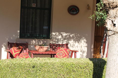 Boot Makers Cottage - Maitland Accommodation 2