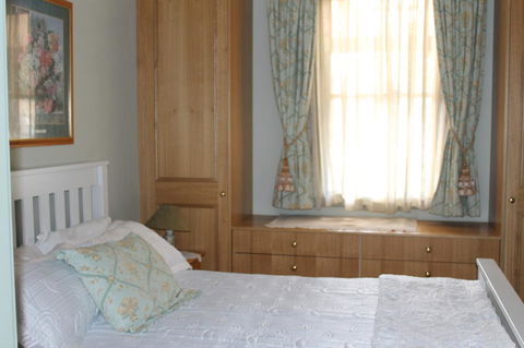 Boot Makers Cottage - Maitland Accommodation 11