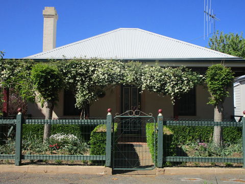 Boot Makers Cottage - Maitland Accommodation 1