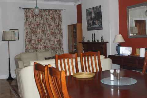 Boot Makers Cottage - Maitland Accommodation 5