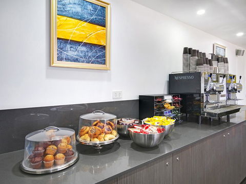 Value Suites Green Square - Maitland Accommodation 11