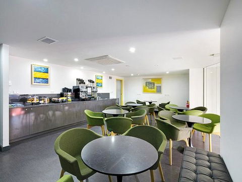 Value Suites Green Square - Maitland Accommodation 7