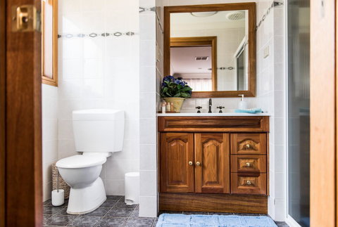 Ambience - Maitland Accommodation 13